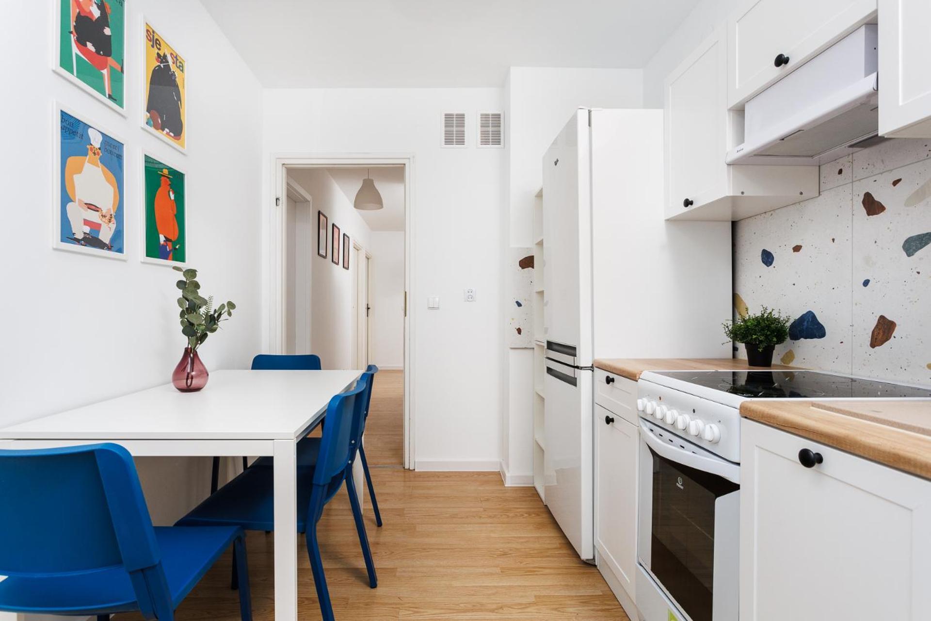 Apartament Pretty 4 Bedroom X Parking Spot X Center - By Upstairs